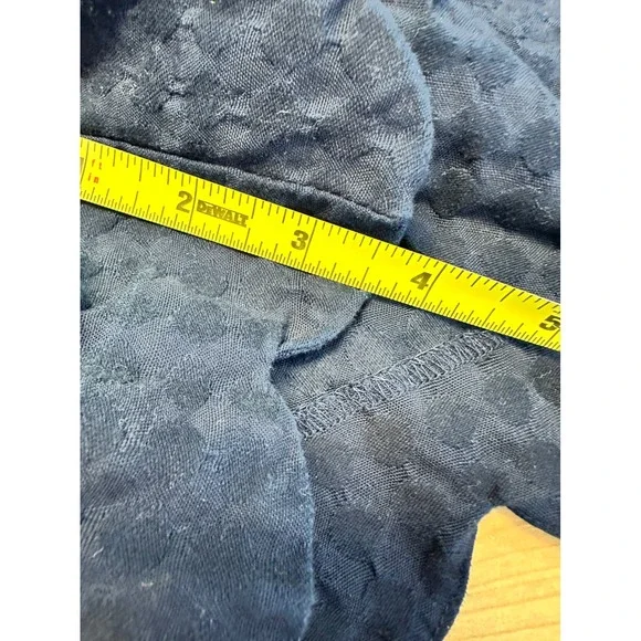 Crown & Ivy Womens Shelby Shorts Size 10 Blue Textured Scalloped Hem Casual - Picture 6 of 6